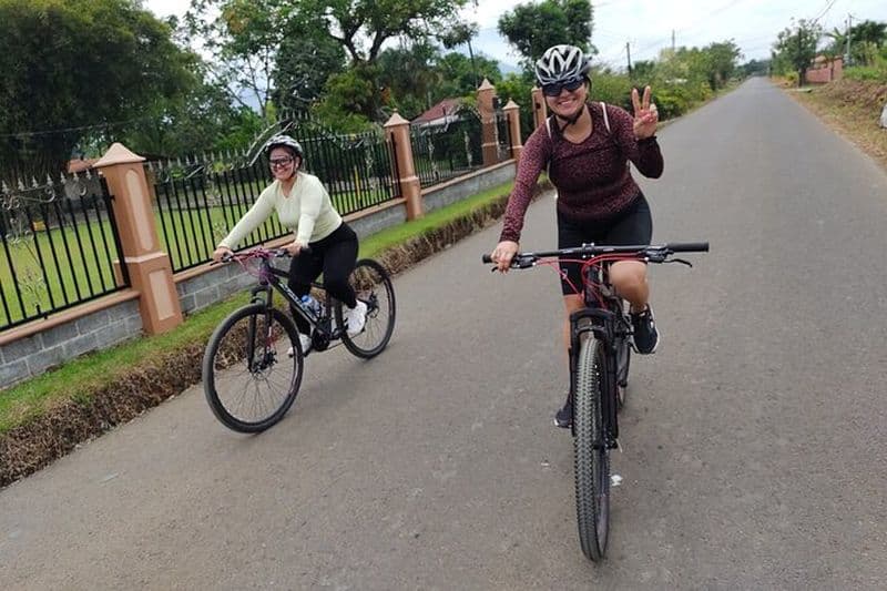 Visite à vélo de la forêt tropicale à La Fortuna