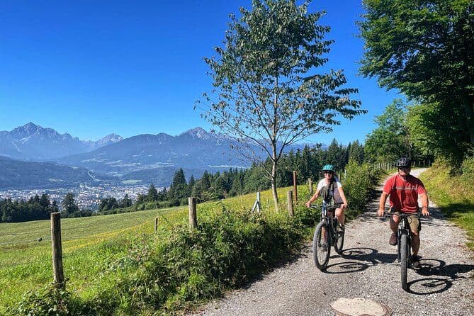 Visite panoramique de la ville et de la montagne d'Innsbruck en vélo électrique
