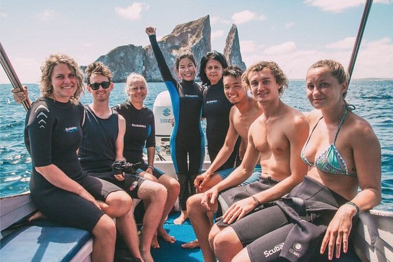 Excursion d'une journée complète à Kicker Rock (León Dormido)
