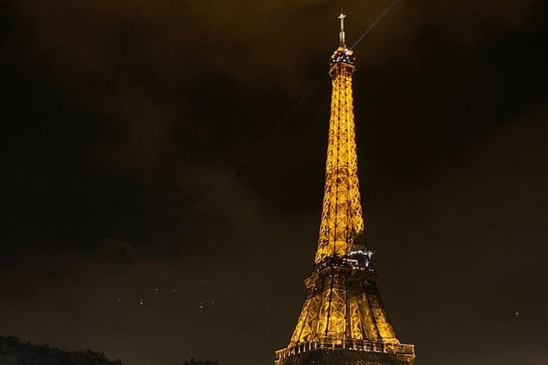 Private Taxi transfer from CDG airport to Paris