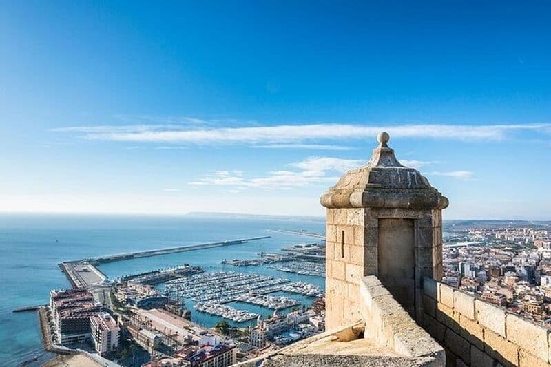 Visite à pied des attractions incontournables d'Alicante avec un guide