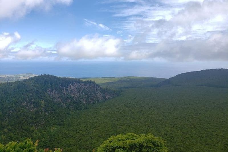 Randonnée d'une journée complète sur l'île de Terceira - Rocha do Chambre