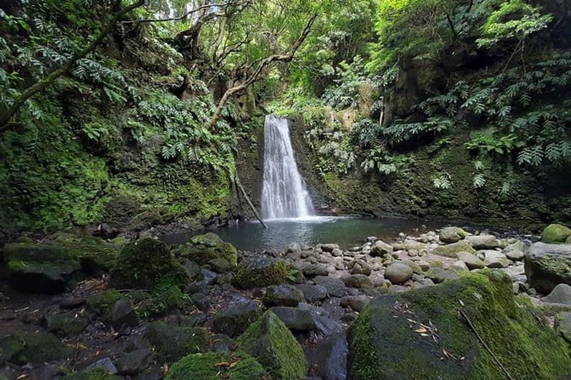 Randonnée Sanguinho, cascade de Salto do Prego et sources thermales de Furnas