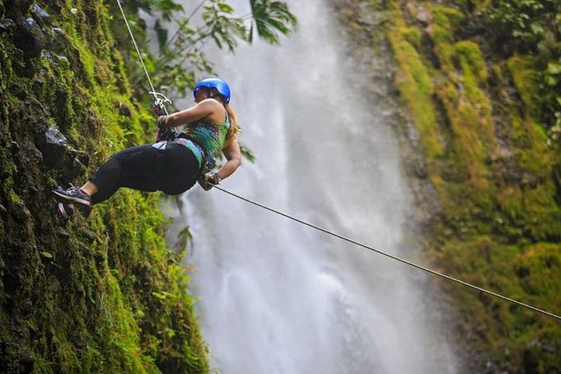 Tyrolienne, rappel, équitation avec visite de la villa Maleku