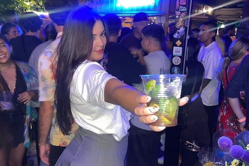 Medellín Pub Crawl en Provenza avec couverture gratuite et de nouveaux amis