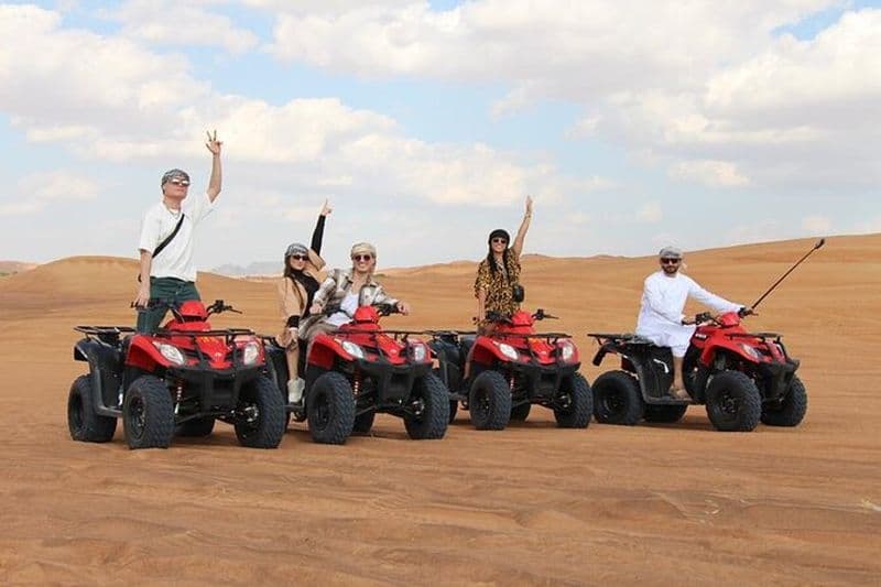 Premium Red Dunes Bashing avec quad, chameau, faucon et camp VIP