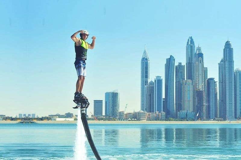 Activité de flyboard à Dubaï