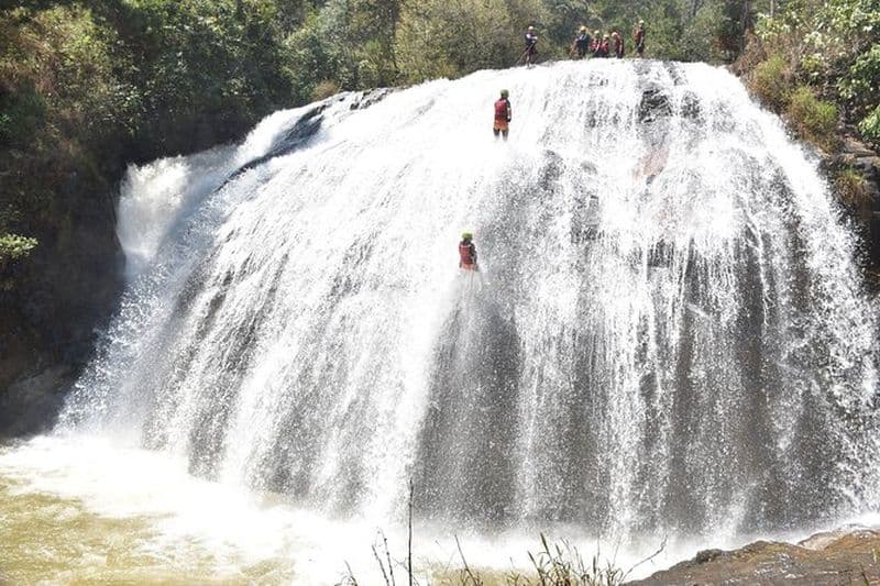 Excursion d'une journée à Dalat Canyoning