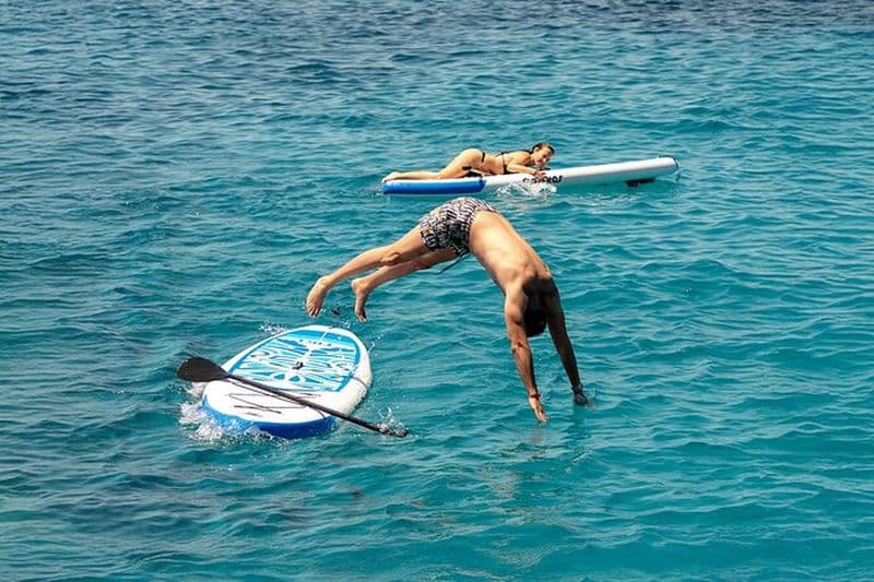 Cala Blanca en Paddle Surf : Explorer la côte de Minorque