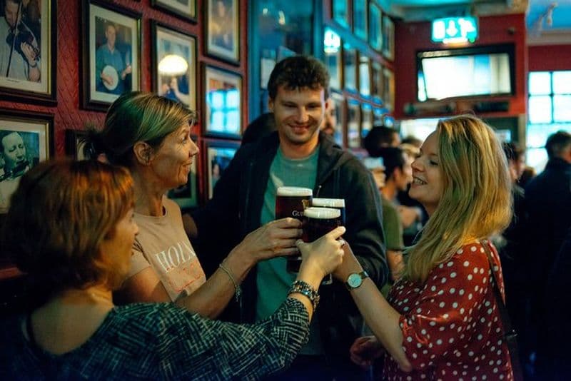 Visite privée des pubs irlandais classiques de Dublin : musique live, bière et vie nocturne