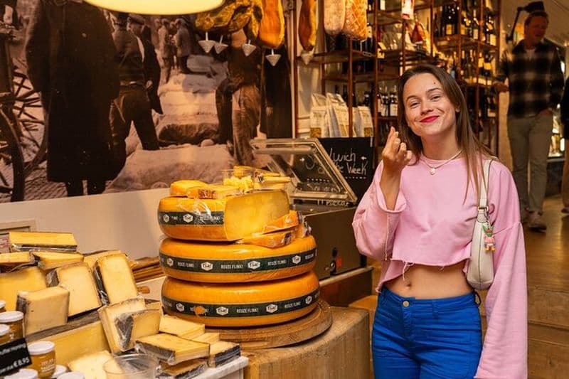 Visite privée de nourriture et de boissons d'Amsterdam par les canaux de l'UNESCO et Jordaan