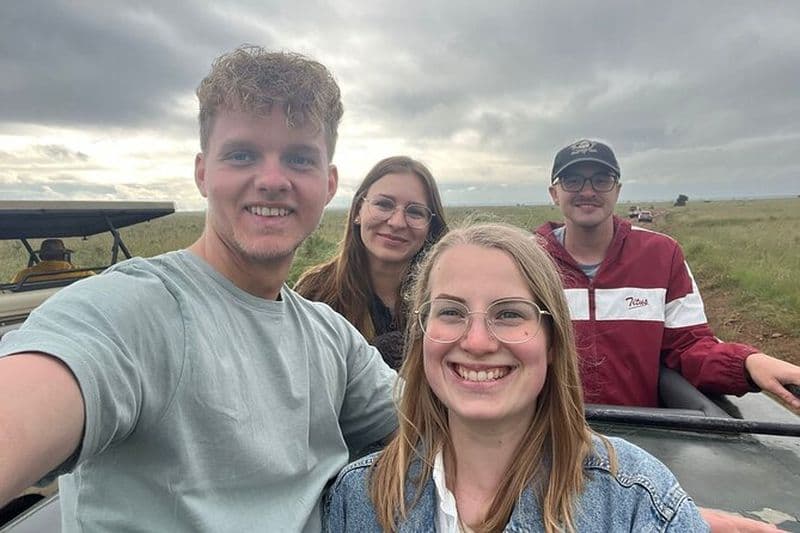 Safaris quotidiens dans le parc national de Nairobi.