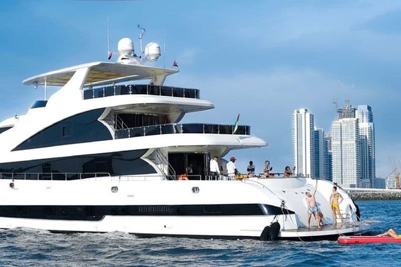 Visite en super yacht de luxe avec DJ live et station de cuisine