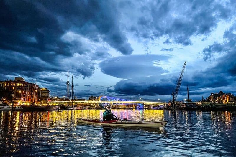 Visite du Victoria Harbour Sunset Kayak