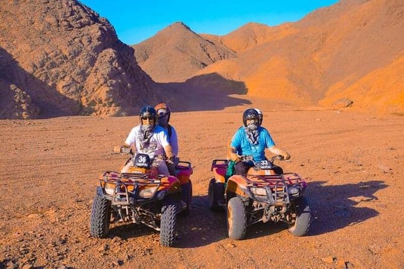 Tour de Gizeh en Quad et randonnée à dos de chameau