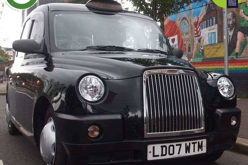 Billet Peinture murale de taxi noir "Visitez comme un local"