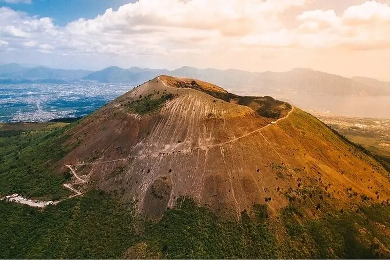 Demi-journée de route du Vésuve et randonnée au sommet de Naples avec déjeuner