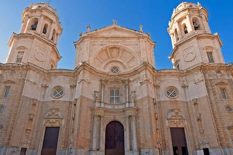 Visite privée du centre historique et de la cathédrale de Cadix avec billets