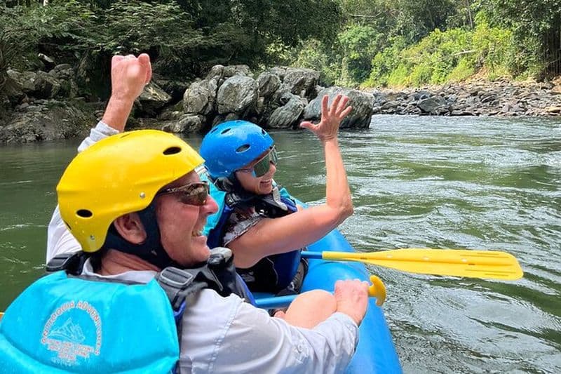 Aventure de rafting amusante et paysages merveilleux à Medellín