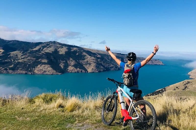 Visite guidée en VTT électrique - Akaroa Explorer