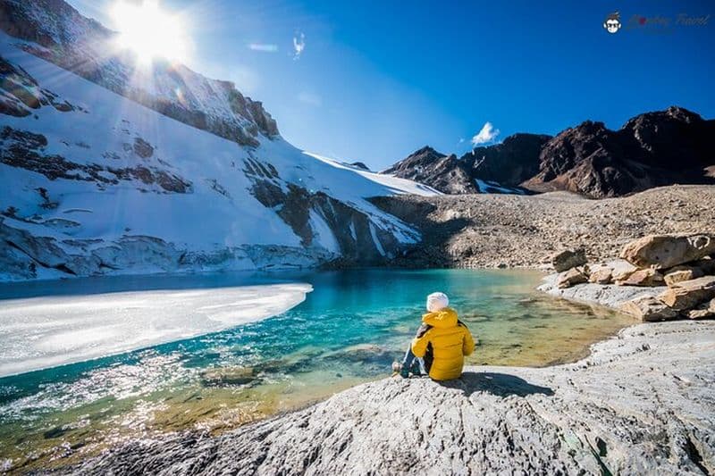 Visite partagée d'une journée complète de la lagune de Charquini et randonnée