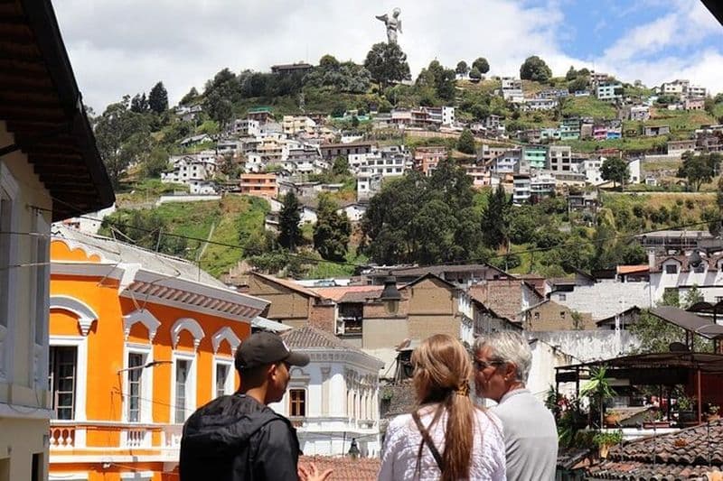 Quito Old Town Visite à pied gratuite Cacao Goût inclus!