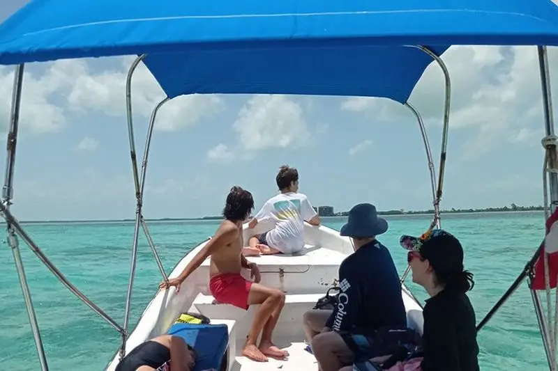 Plongée en apnée privée dans la réserve marine de Hol Chan et Shark Ray Alley