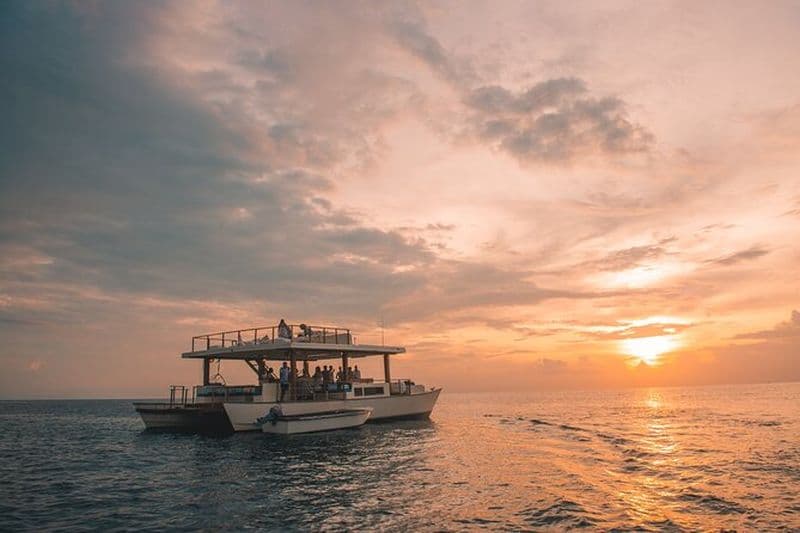 4 - in - 1 • Croisière d'une demi-journée en catamaran sur les îles Gili