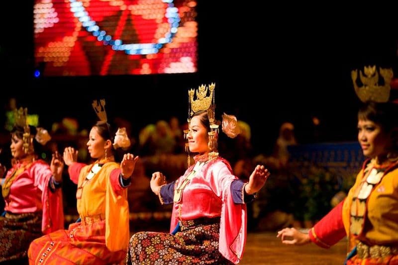 Kota Kinabalu by Night et spectacle de danse culturelle
