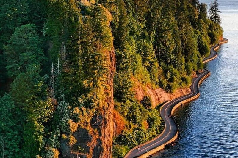 Explorez Stanley Park en scooters électriques