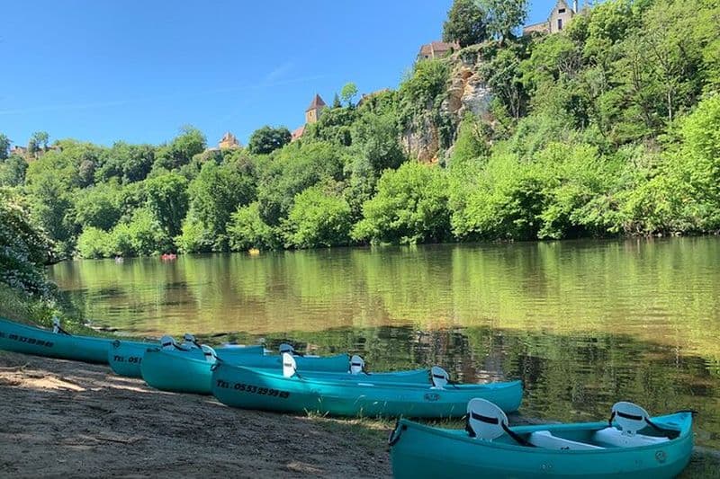 Découverte des falaises de la Dordogne en canoë proche de Sarlat
