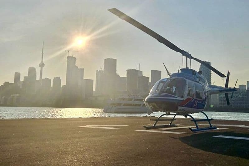 Billet Toronto Skyline Helicopter Tour CN Tower Loop