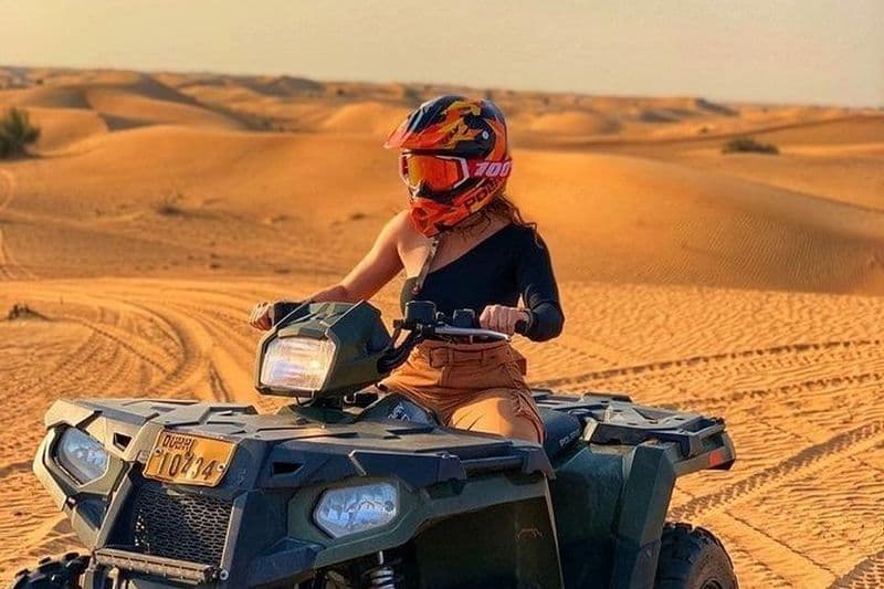 Safari dans le désert Dubaï, VTT, randonnée à dos de chameau, VIP Sitting et barbecue
