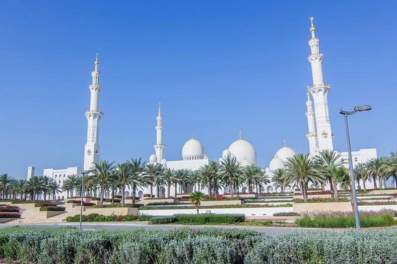 Billet Visite des points forts d'Abou Dhabi : la Mosquée Sheikh Zayed, le Centre Zayed et le Heritage Village