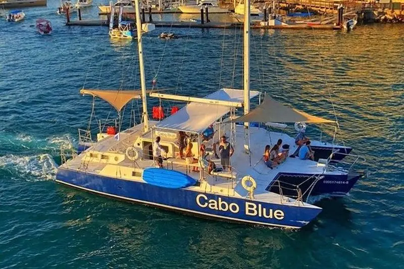 Croisière au coucher du soleil à Cabo San Lucas avec open bar et collations