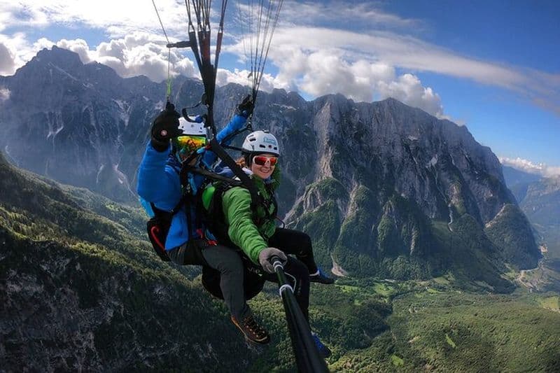 Expérience de vol privé en parapente au-dessus des Alpes juliennes