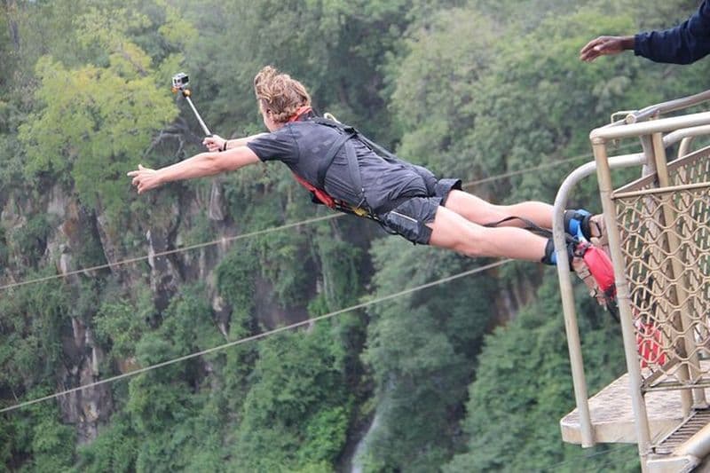 Saut à l'élastique du pont des chutes Victoria