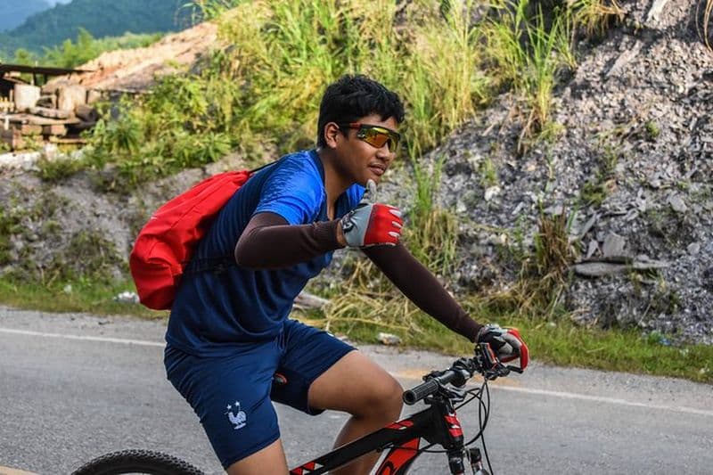 Visite privée: journée à vélo dans les rues de la ville de Vientiane avec le parc Buddha