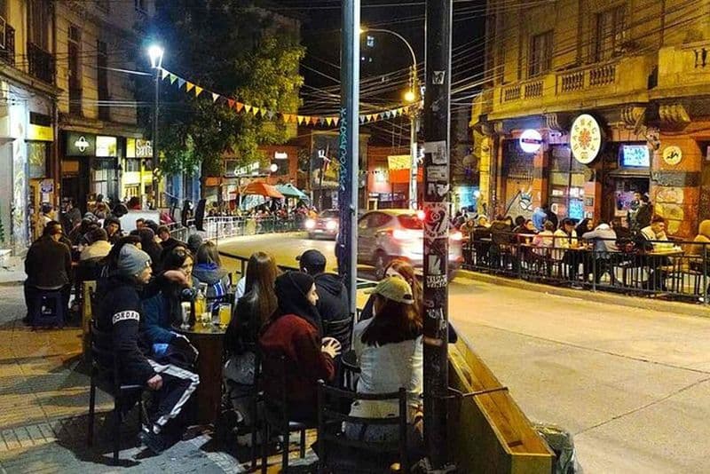 Visite privée des bars et pubs à Valparaiso avec dégustation de bières et boissons