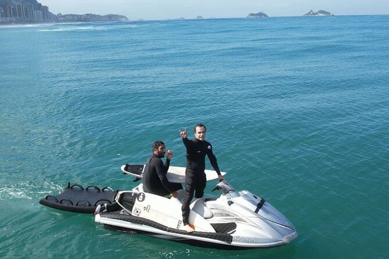 Expérience ultime de surf Propulsé par Jet Ski