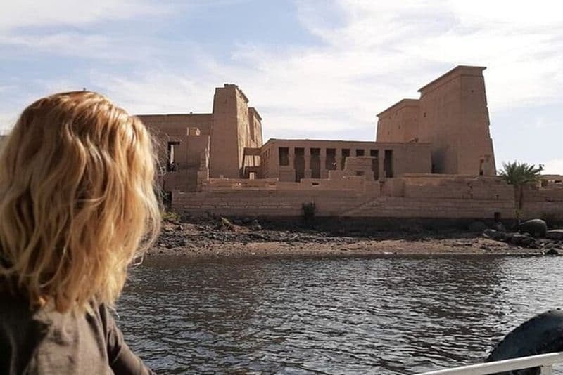 Assouan: visite privée de l'obélisque inachevé, du haut barrage et du temple de Philae en bateau