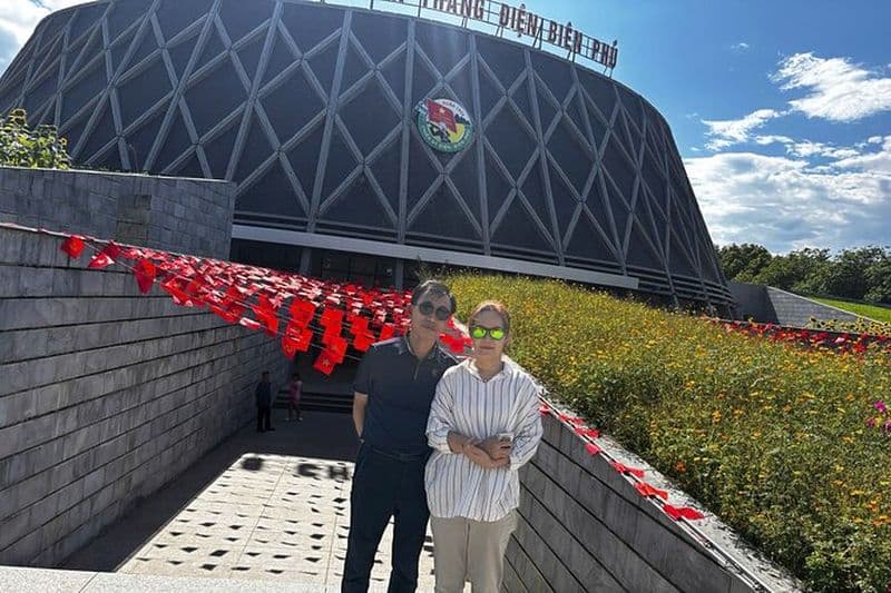 Légendes de Dien Bien Phu: 3 jours, Départ en avion de Hanoï