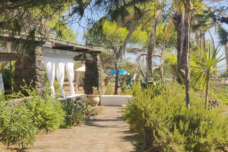 Cours de yoga à Pantelleria Vinyasa, Hatha, Yin et Mantras