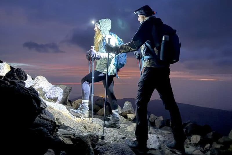 Billet Randonnée nocturne au sommet du Teide pour le lever du soleil et l'ombre du volcan