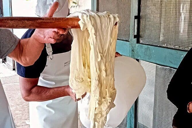 Visite privée à Castelbuono avec expérience de la ferme de fromage