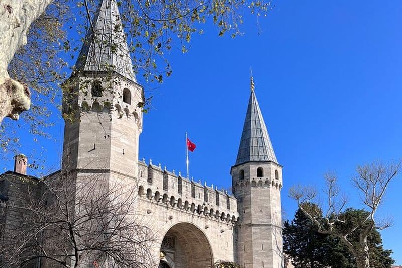 ISTANBUL S'INTERROGE sur la ligne de saut privée FullDay Guided City Tour