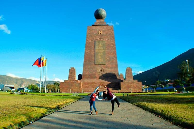 Billet Visite quotidienne de Mitad del Mundo Hop On - hop off