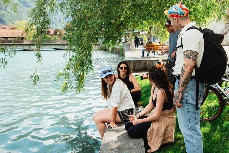 Interlaken: E-Bike Tour autour du lac Turquoise Brienz