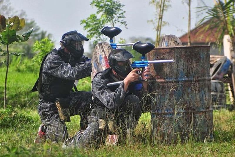 Excursion privée de paintball à Bali et de rafting en eau vive