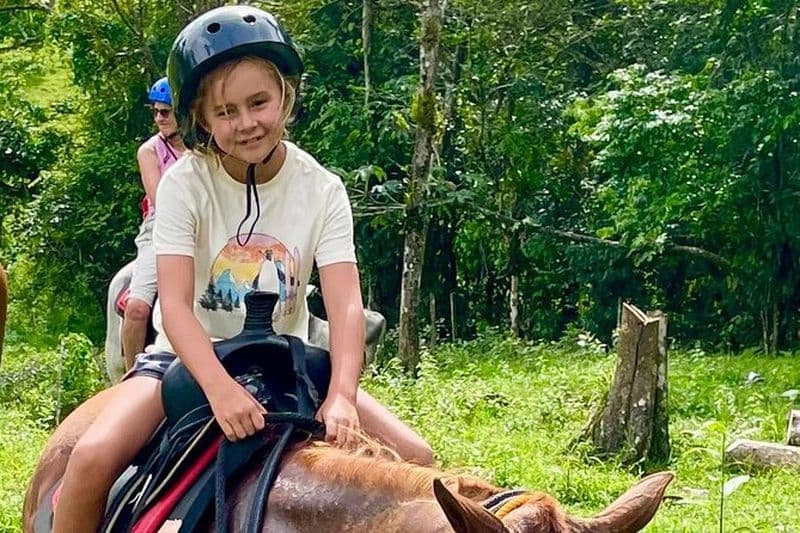 Aventures à cheval au volcan Tenorio Rio Celeste, max. 7 personnes